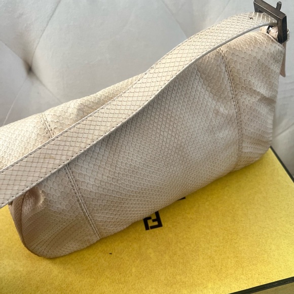 Fendi Snakeskin Baguette Bag - Picture 8 of 14